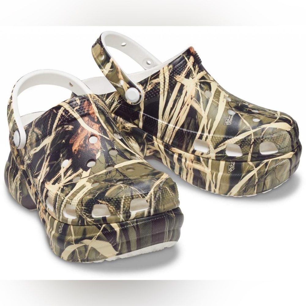 Crocs Classic Bae Platform Clog in Real Tree Camo 8 WIDE